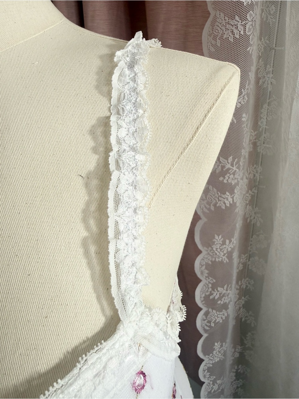 Sugar Thrillz White Floral Lace-Trim Slip Dress BIN#16 - Picture 3 of 7